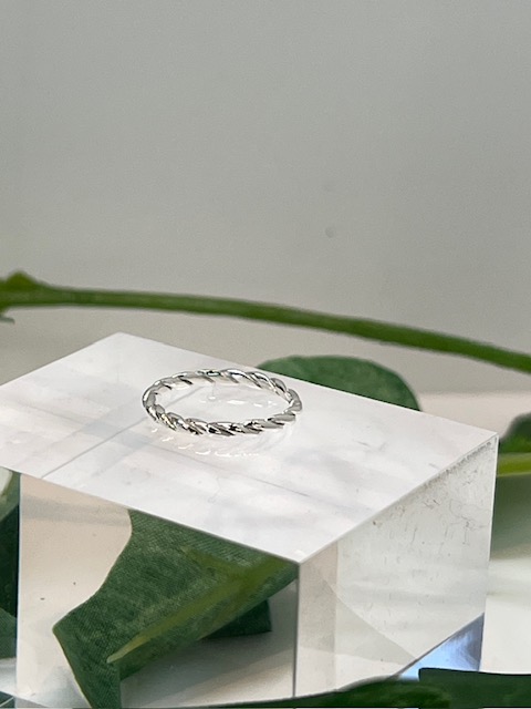 ツイストピンキーリング