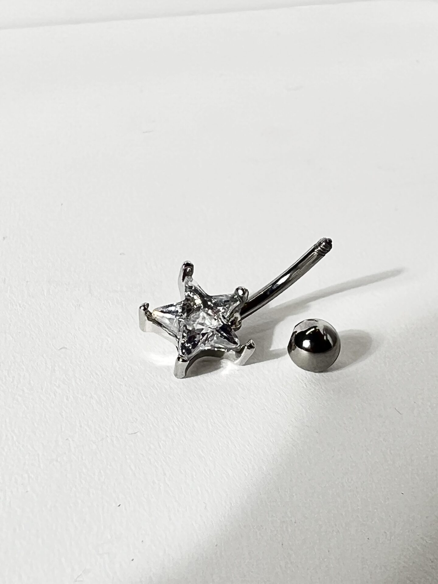 14G モチーフストーンバナナバーベルボディピアス・へそピアス (スター) - 画像 (4)