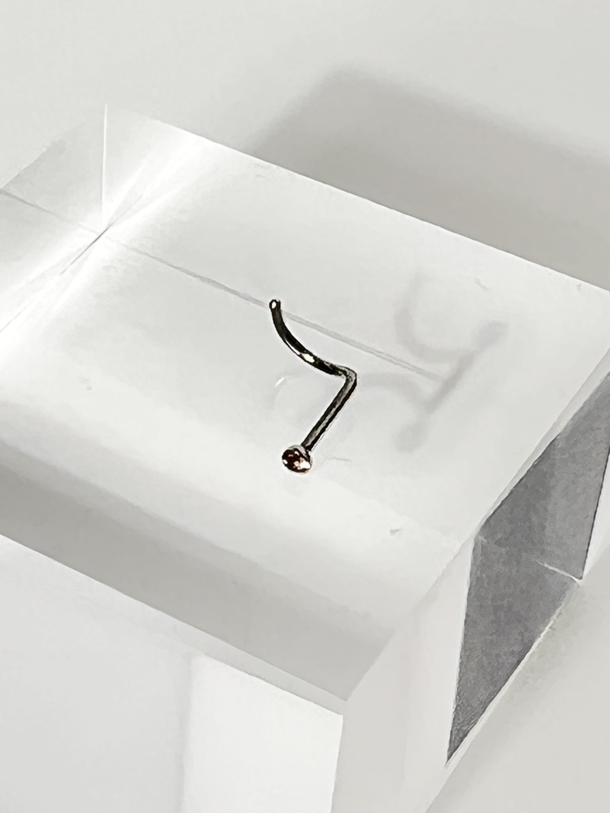 20G スクリューボディピアス・鼻ピアス(ピンク) - 画像 (2)