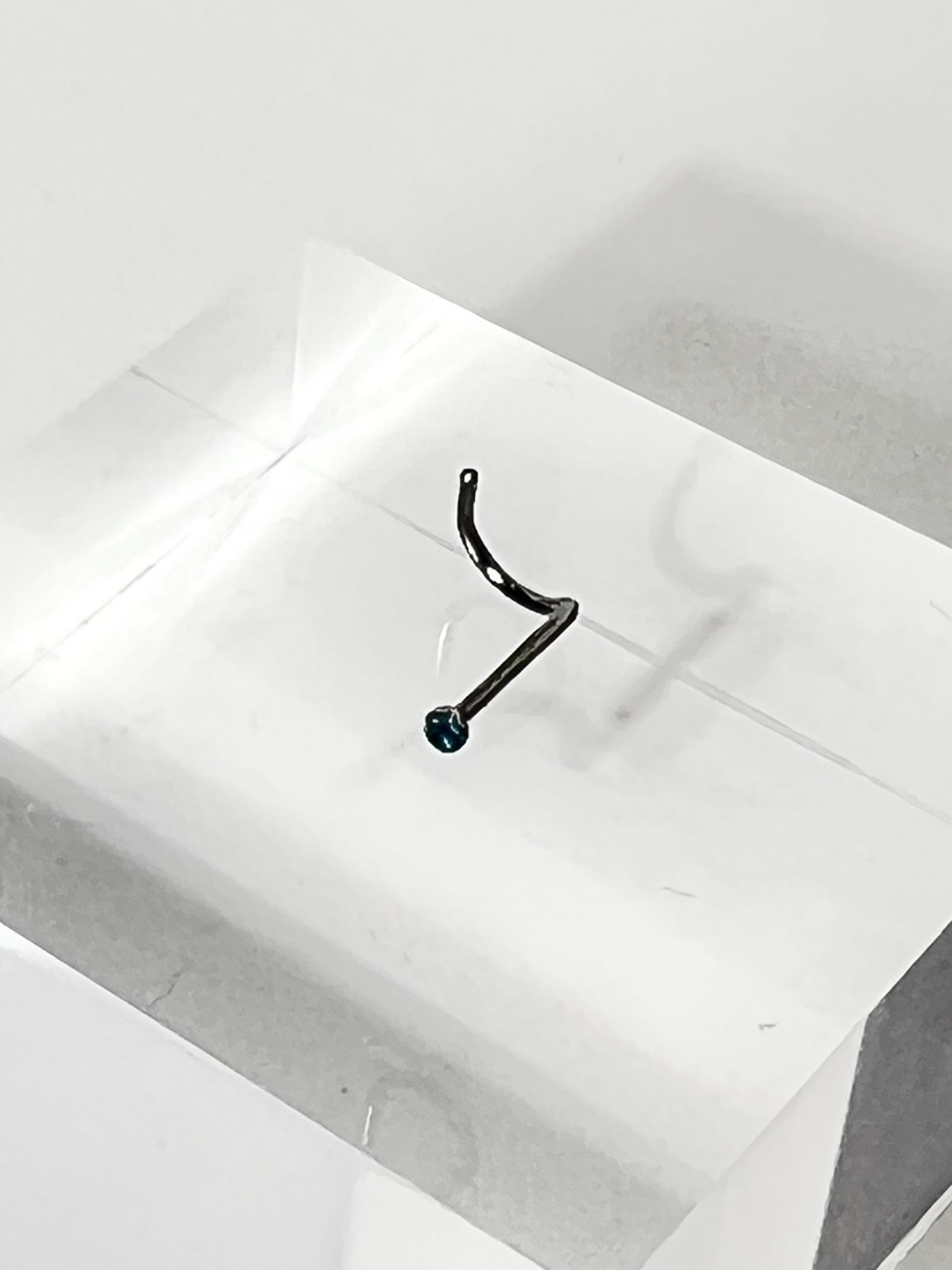 20G スクリューボディピアス・鼻ピアス(ライトブルー) - 画像 (2)